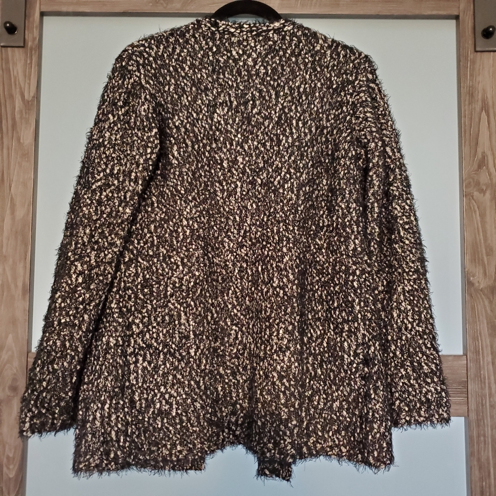 Fuzzy sweater - Picture 2 of 5
